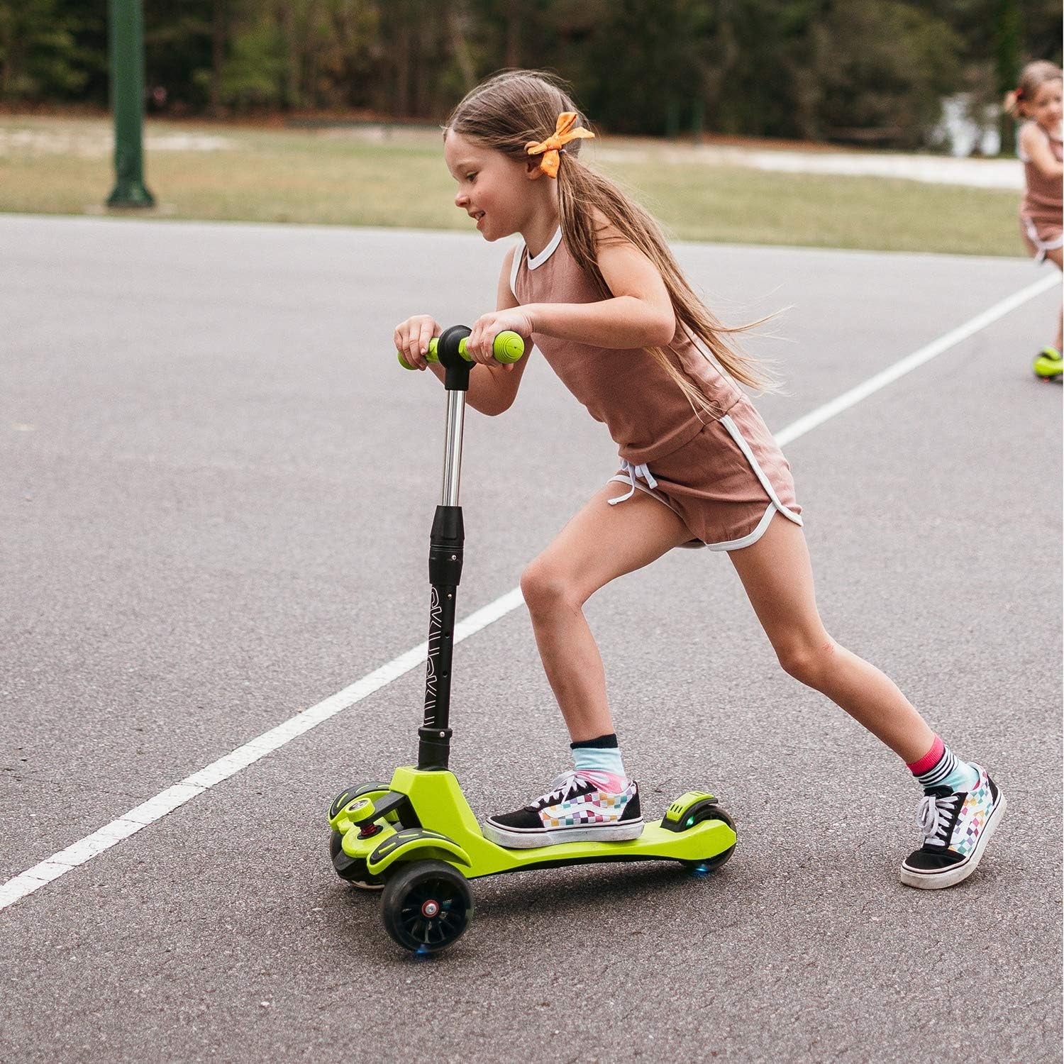 Kids Scooter with Adjustable Height, Toddler Scooter with Widened Flash Wheels, Ages 3-8, Lean to Steer